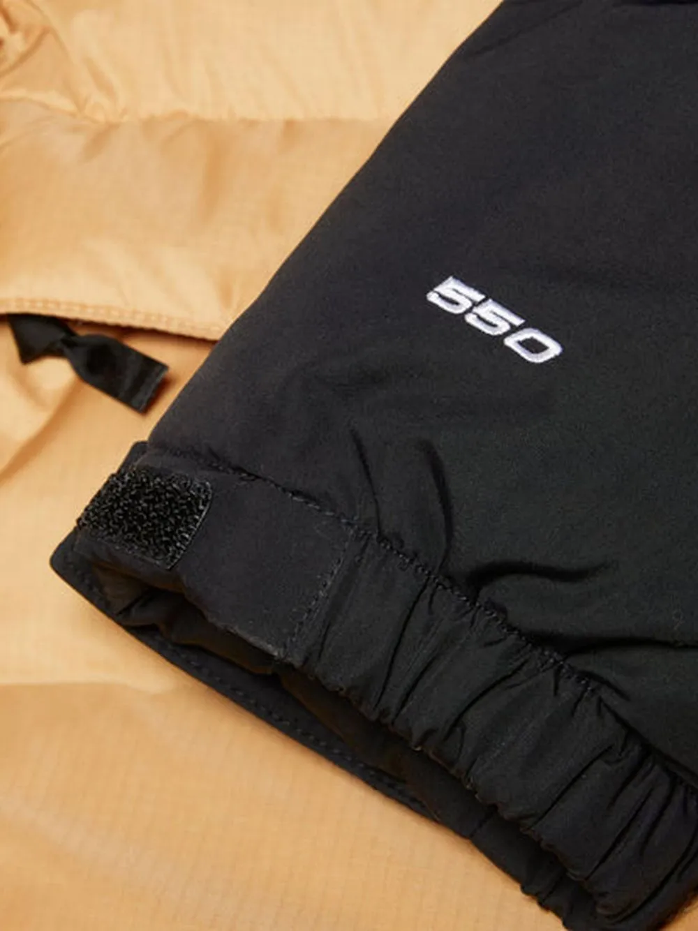 550 logo-embroidered padded jacket