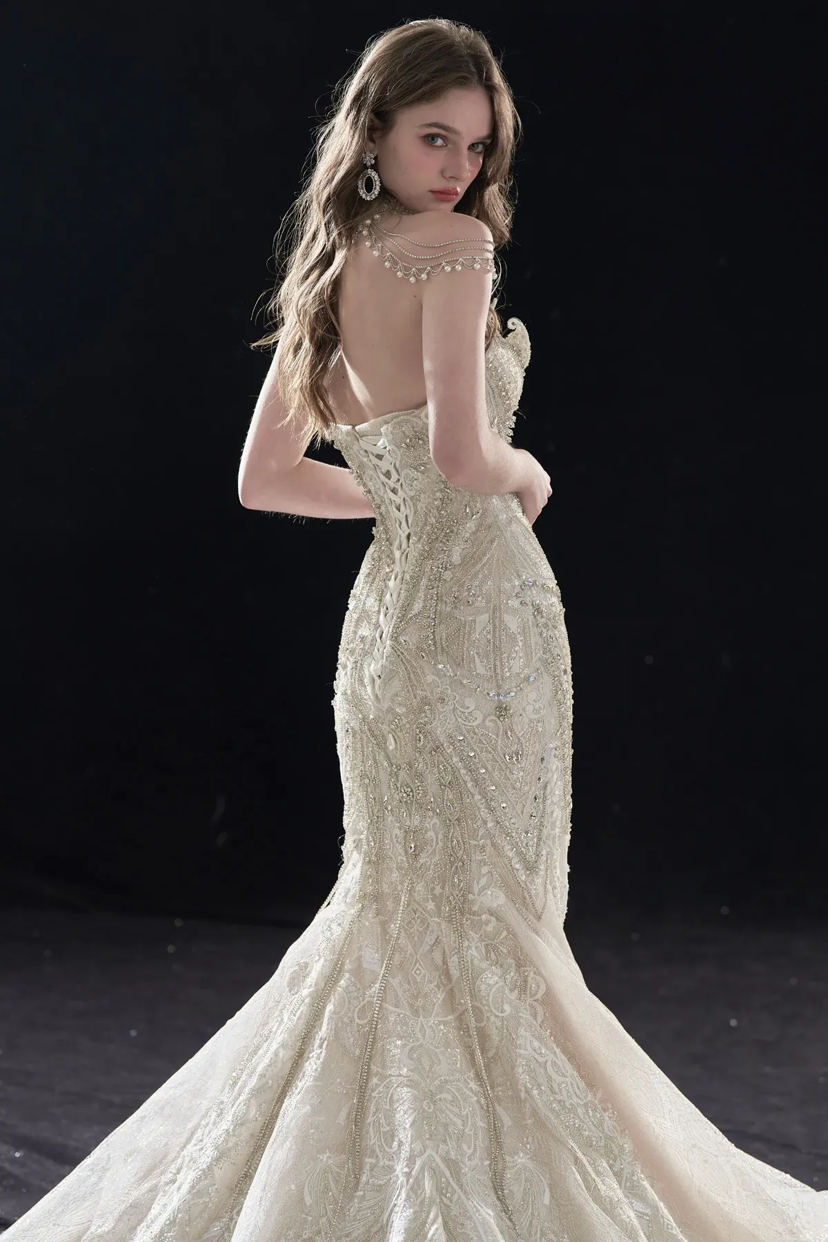 Exquisite Hand-stitched Diamond Mermaid Wedding Dress